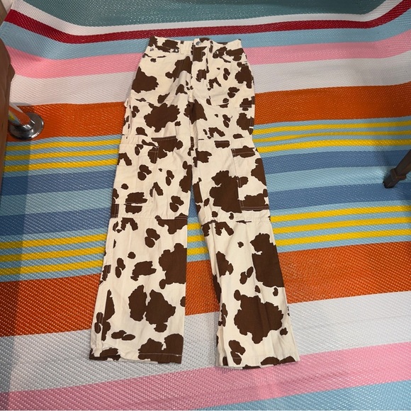Forever 21 Brown Cream Cow Print Pants Women’s Size Xsmall - Picture 1 of 3